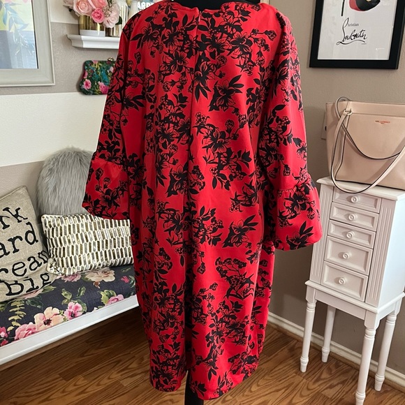 Red black dress with ruffle bell sleeves size 3x - Picture 3 of 6